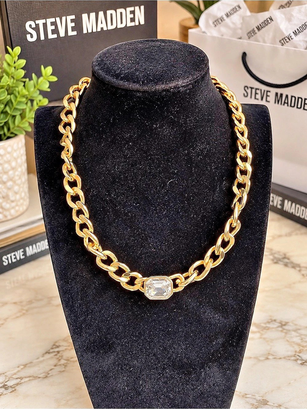 Steve Madden Gold Chunky Curb Chain Crystal Statement Necklace NWT